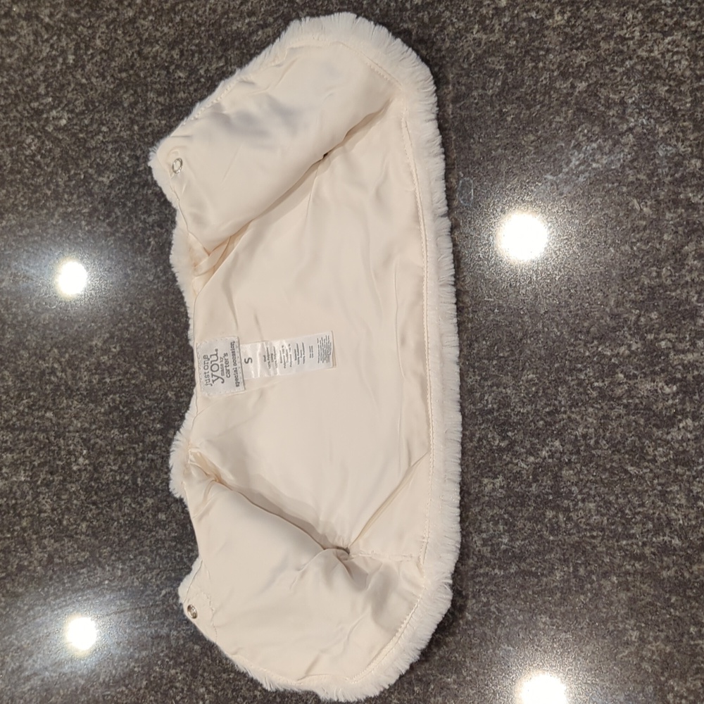 Cream Shell, Size Small - Picture 2 of 3